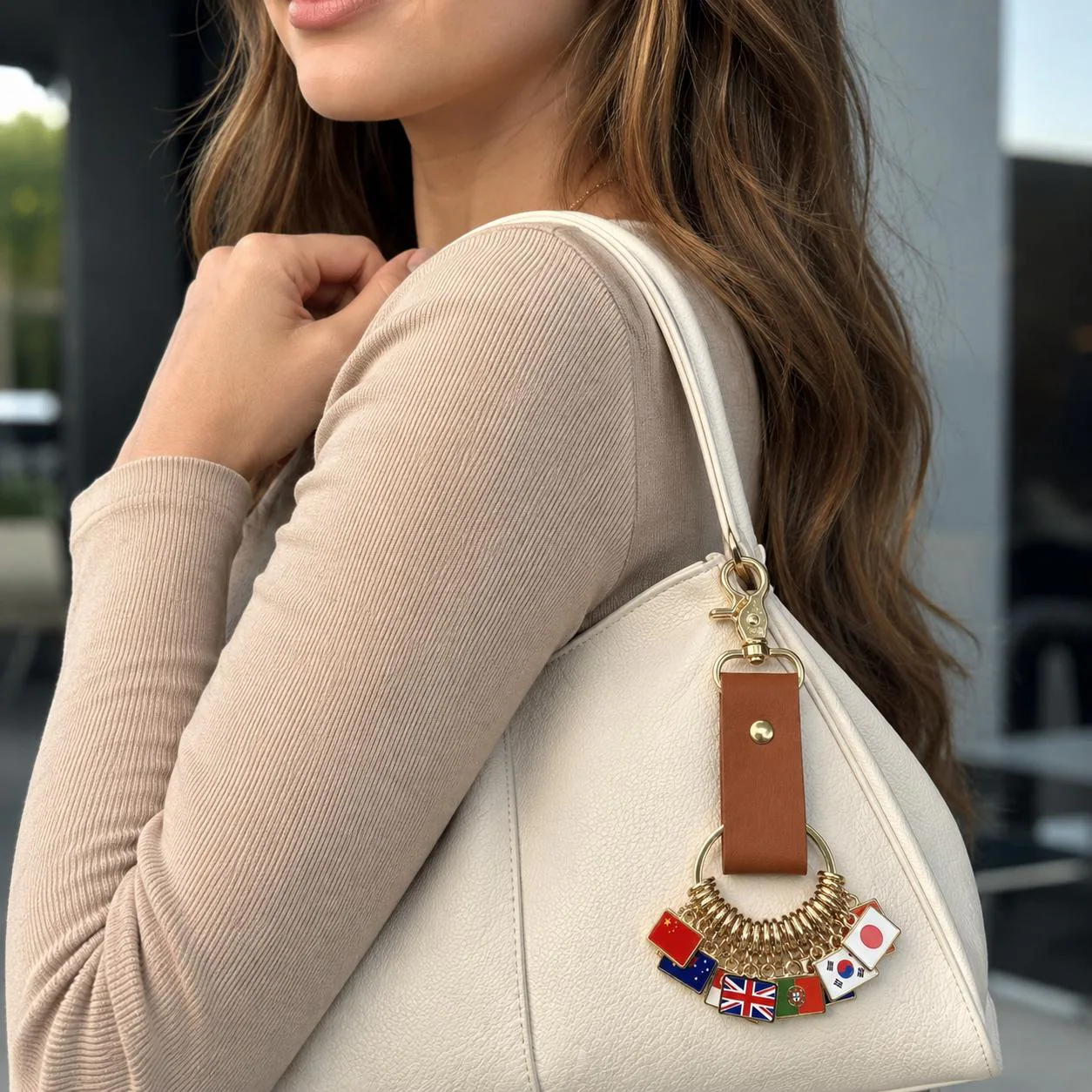 Personalisierter Leder-Schlüsselanhänger mit Flagge, individueller Länder-Anhänger für Reisetaschen, Geschenk für Reisende